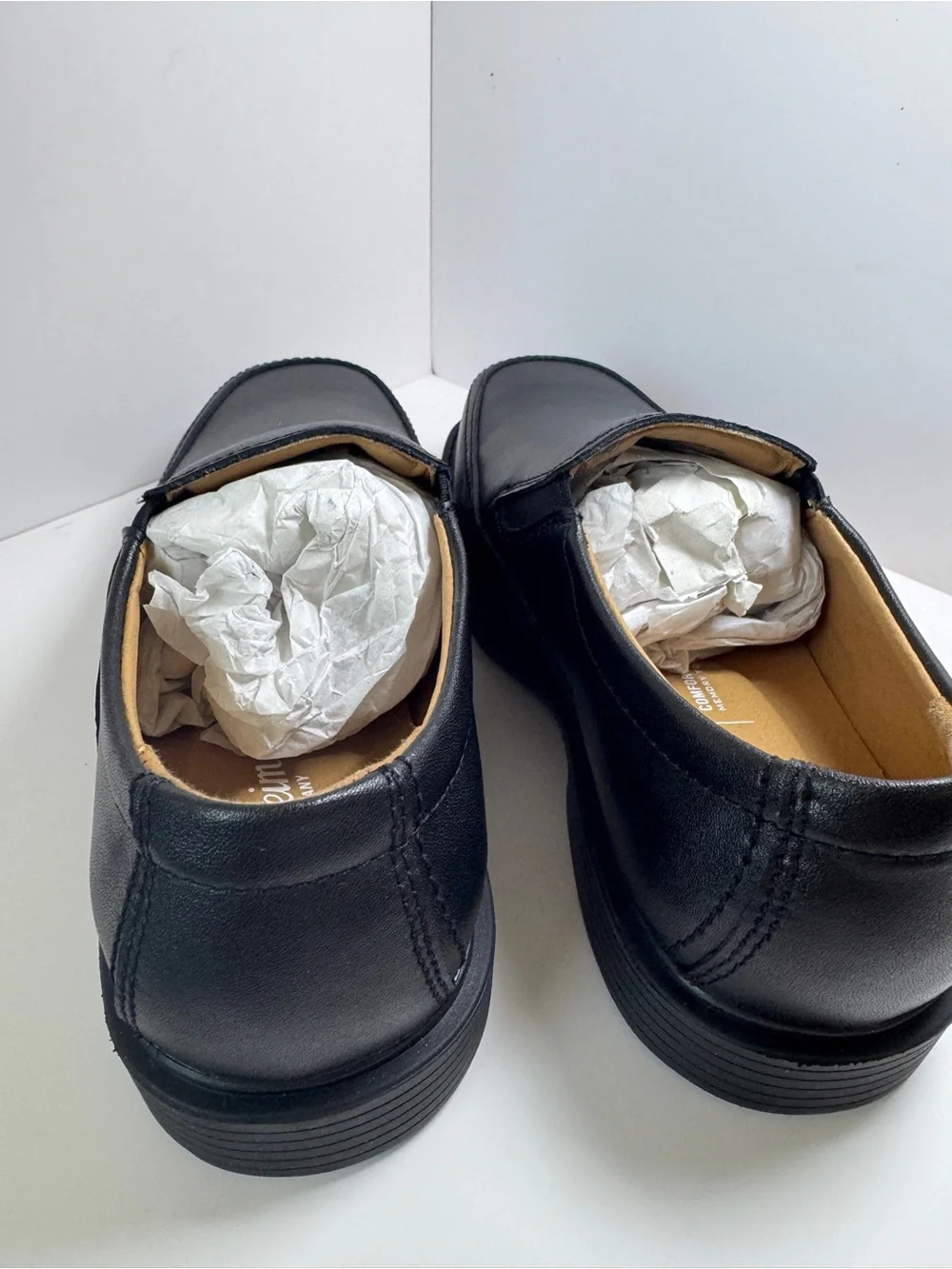 NWOT 2.5 WIDE Boys Florsheim Leather Slip-on Shoes